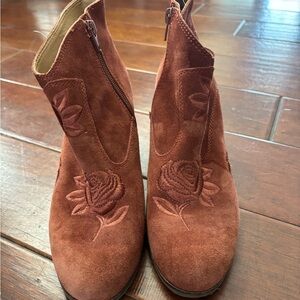 Embroidered Suede Ankle Boots - Brown